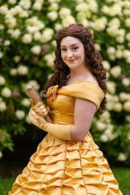 Beauty performing at a children's event – photo 2