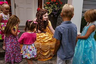 Beauty performing at a children's event – photo 5