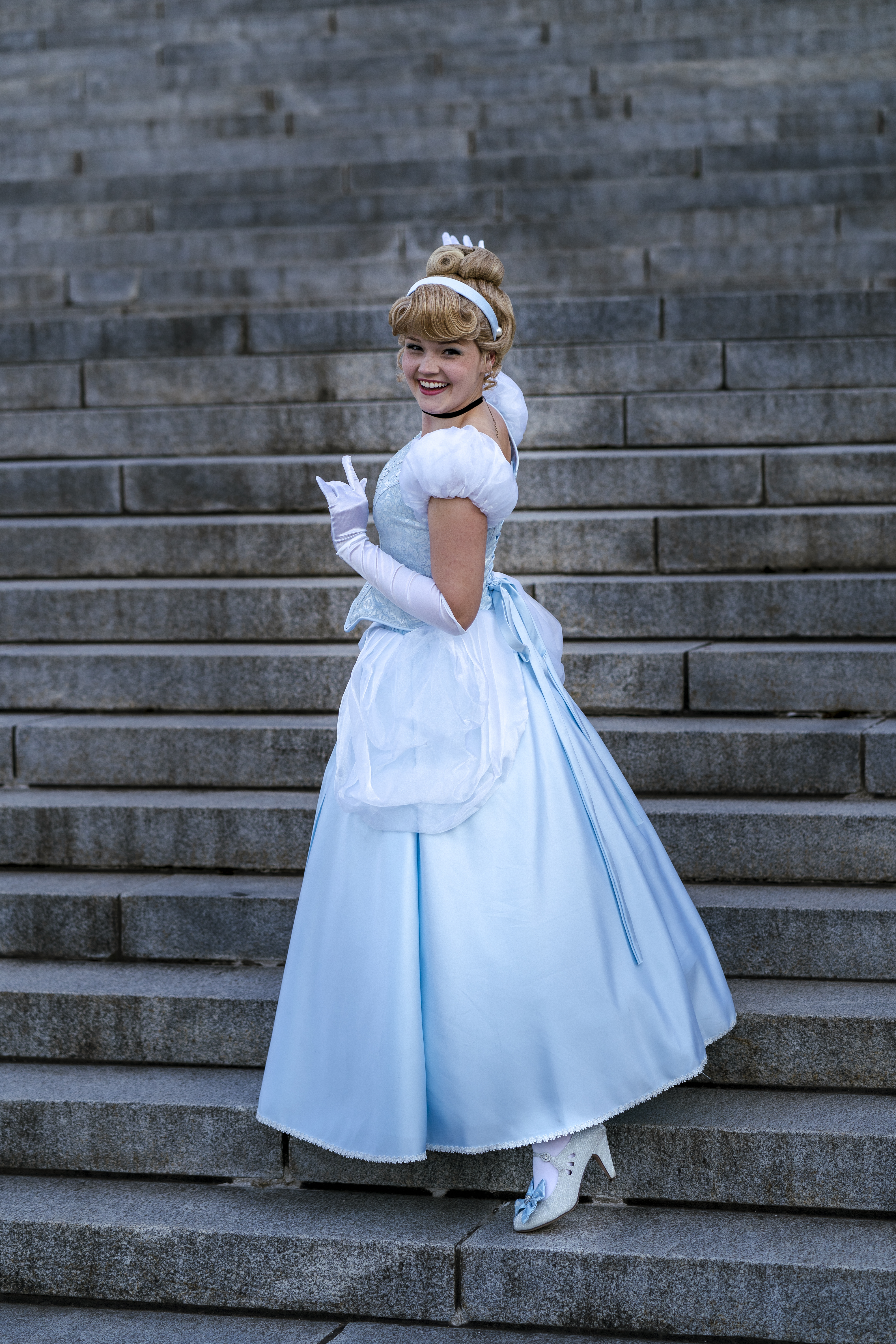 Cinderella performing at a children's event – photo 5