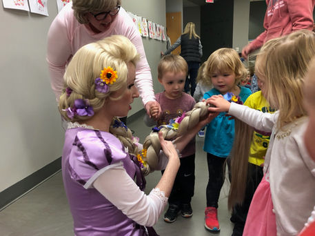Rapunzel performing at a children's event – photo 7