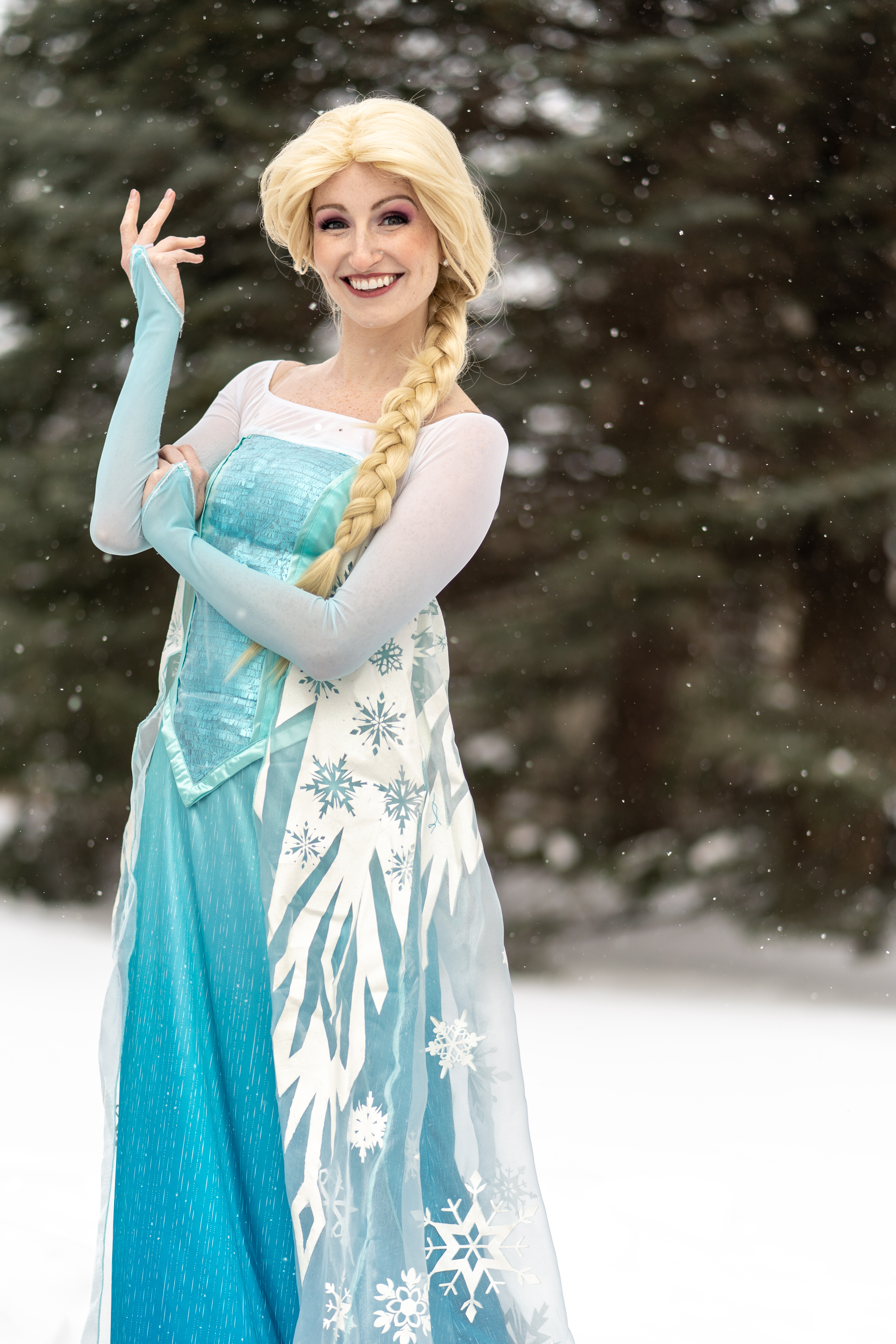 Snow Queen performing at a children's event – photo 2